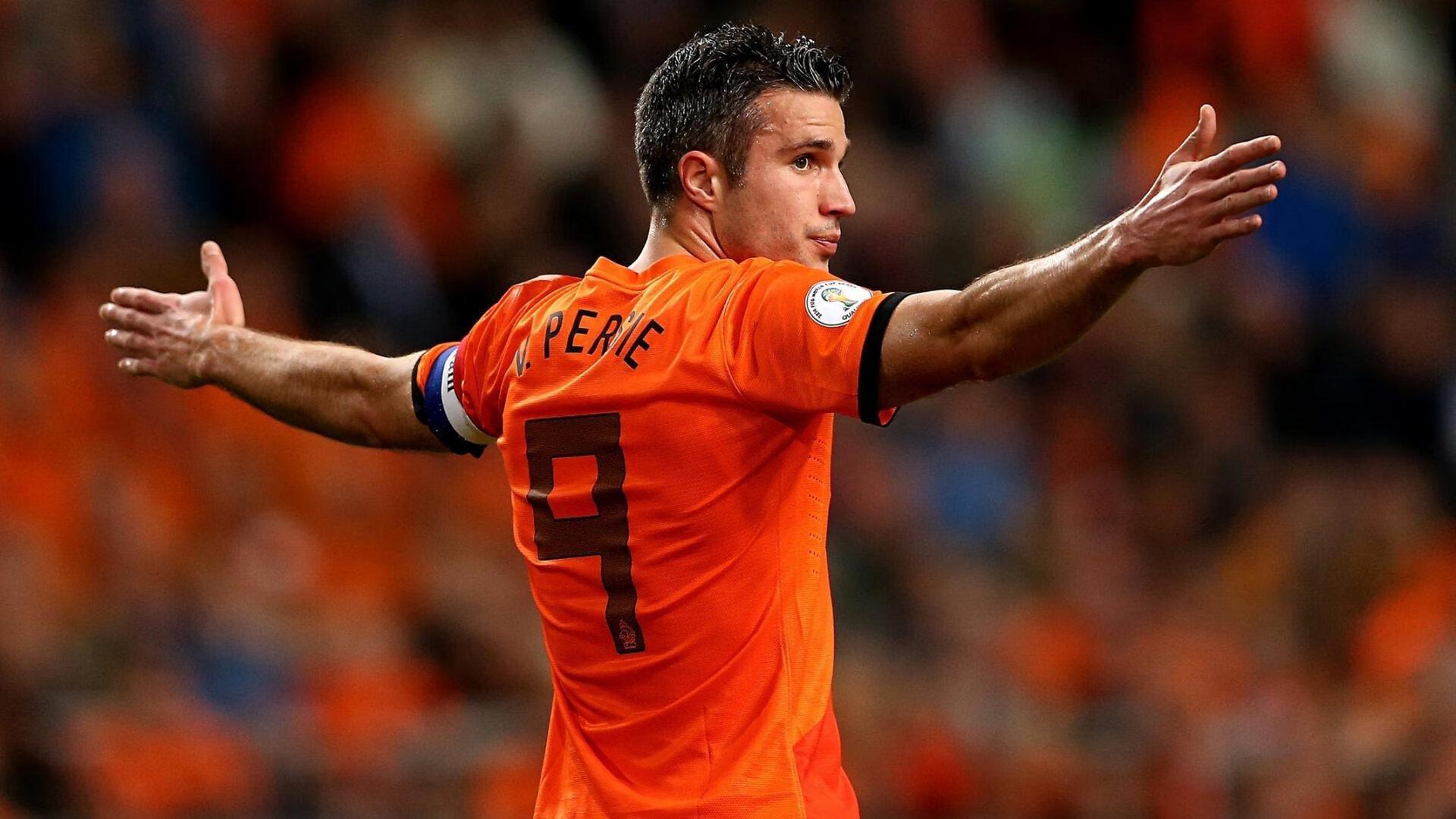 米体曝瓦伦西亚与斯图加特争夺国米新星萨特里亚诺 蓝黑军团标价600万欧元