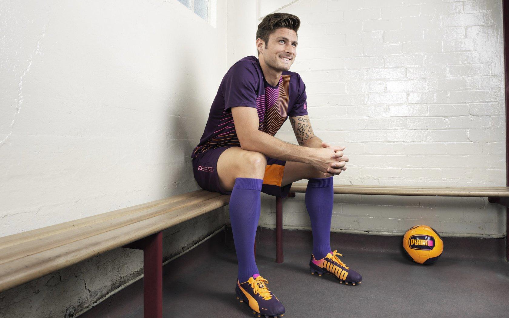 埃贝尔盛赞奥利塞银牌壮举，拜仁新星闪耀国际赛场，未来可期