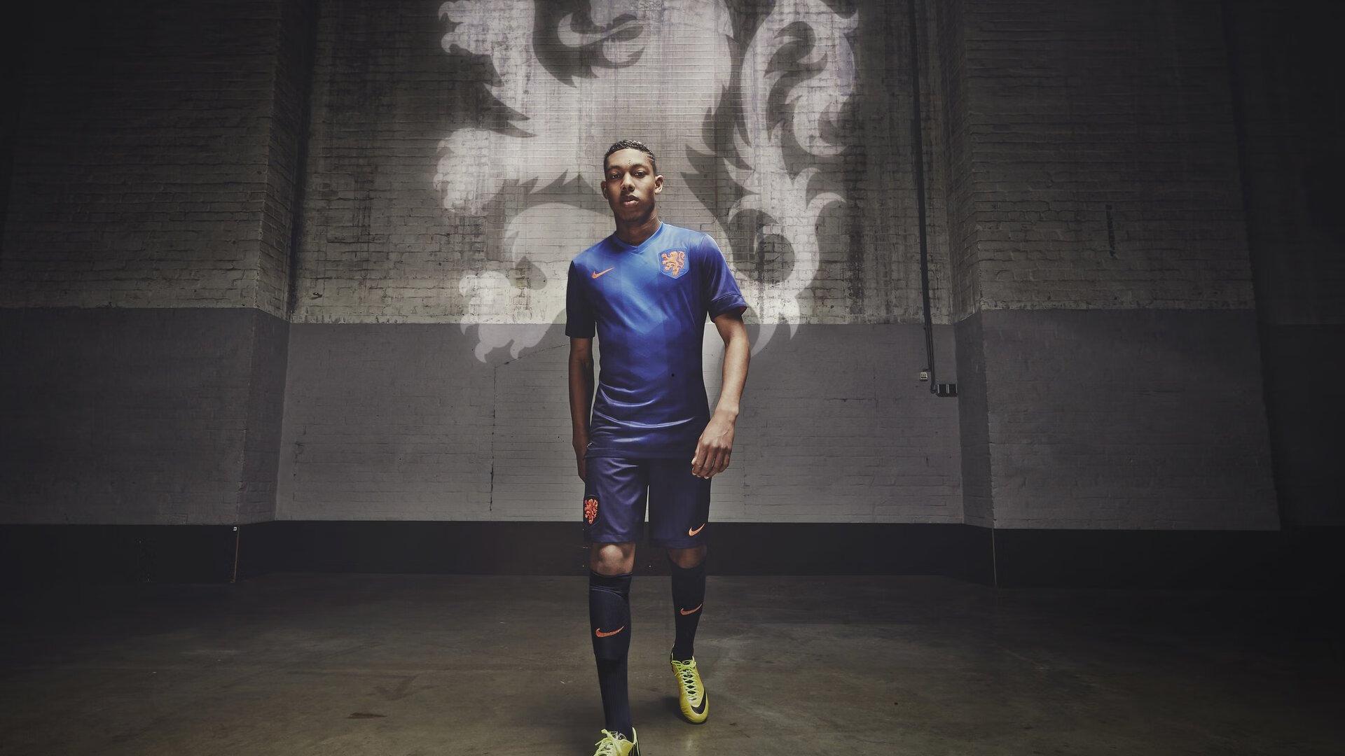 巴萨队长袖标悬念,特尔施特根或在甘伯杯发表演讲,引发俱乐部传统与变革的深度思考