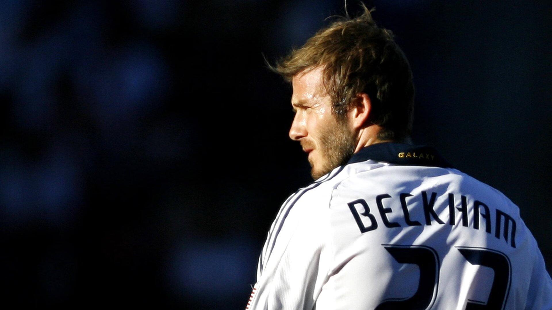 米兰与霍伊伦展开关键谈判，先租后买或成今夏转会焦点